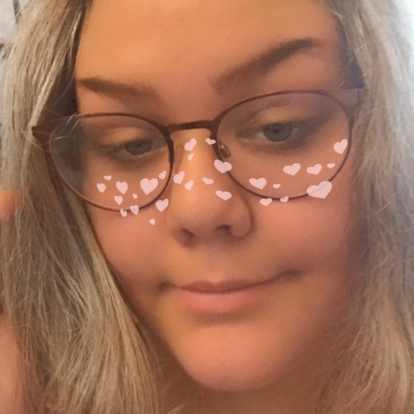 Meet your Posher, Lily - Picture 4 of 8